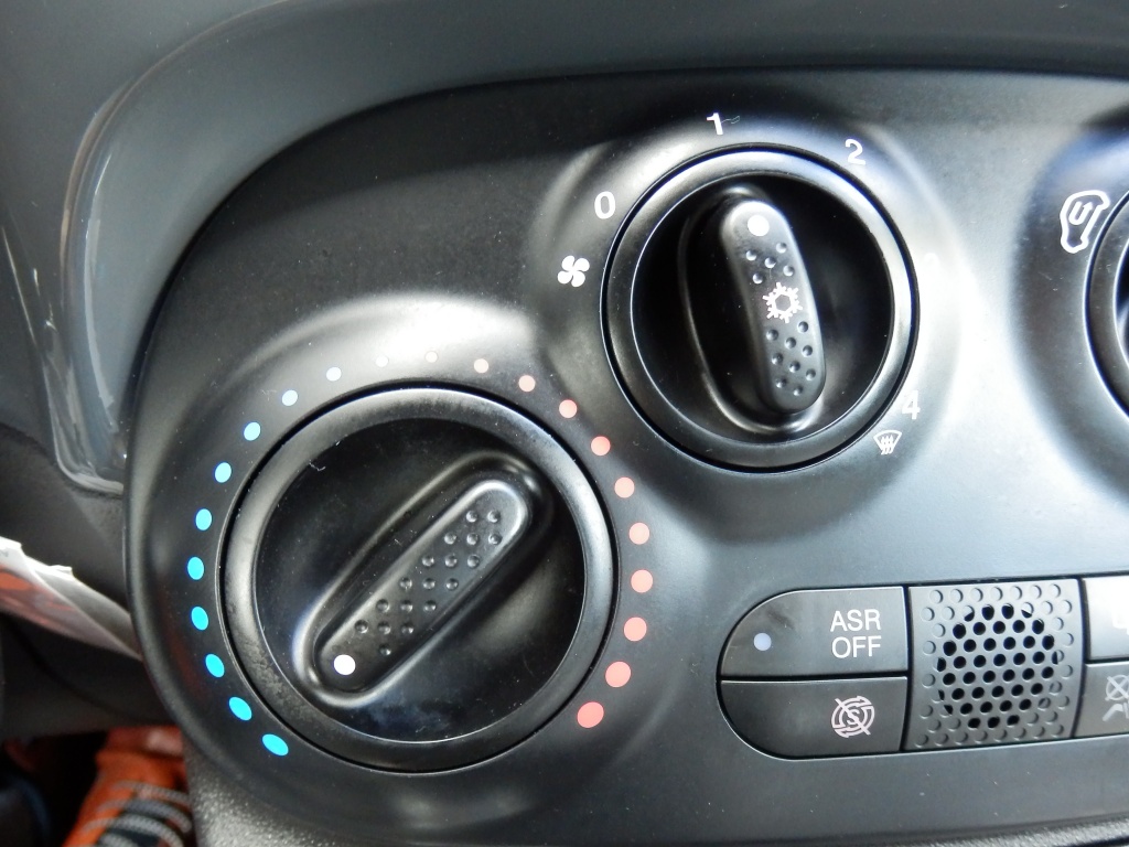 44228206-25.jpg