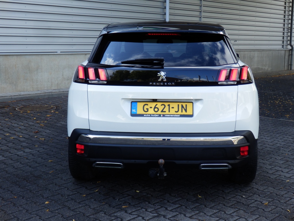 46429698-4.jpg