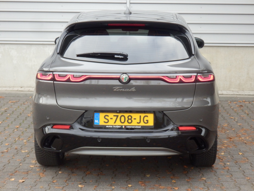 47735596-5.jpg