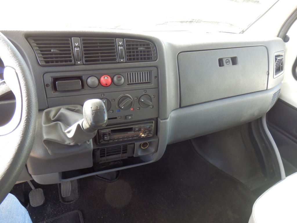 53049070-11.jpg