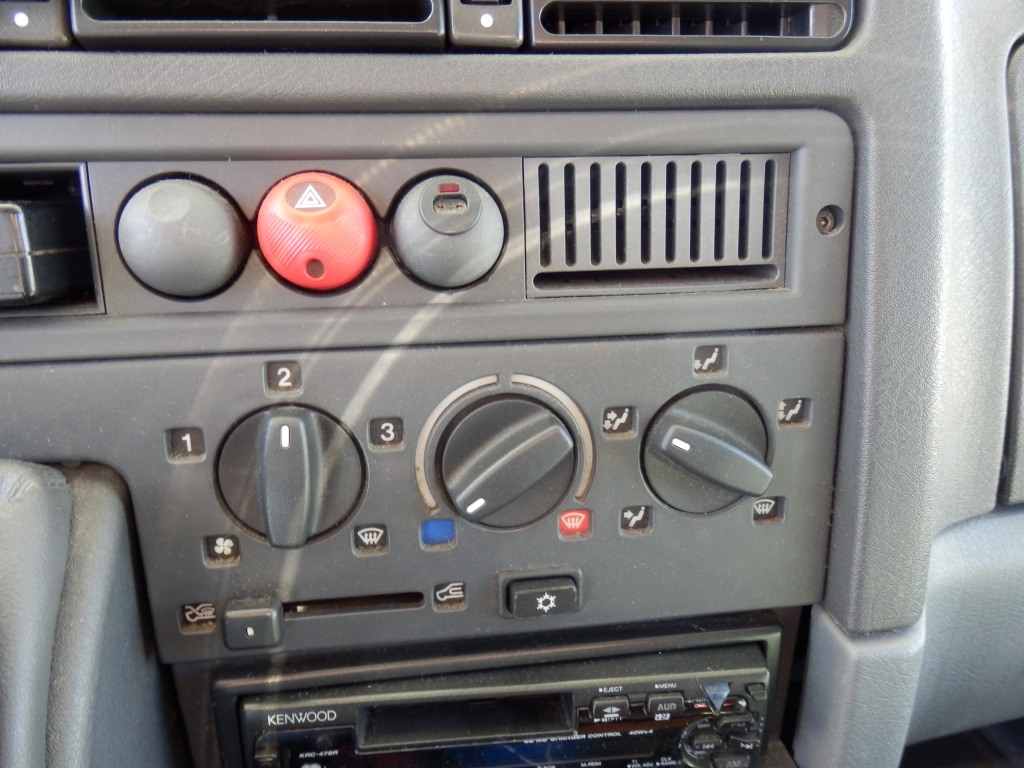 53049070-12.jpg