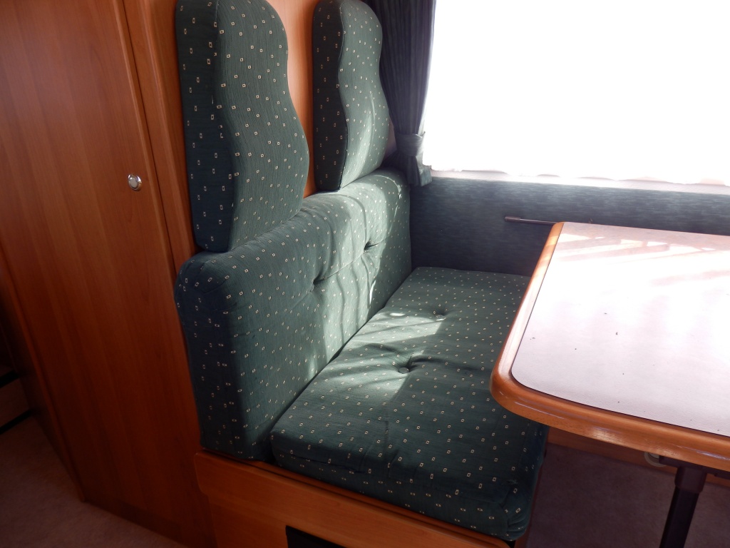 53049070-16.jpg