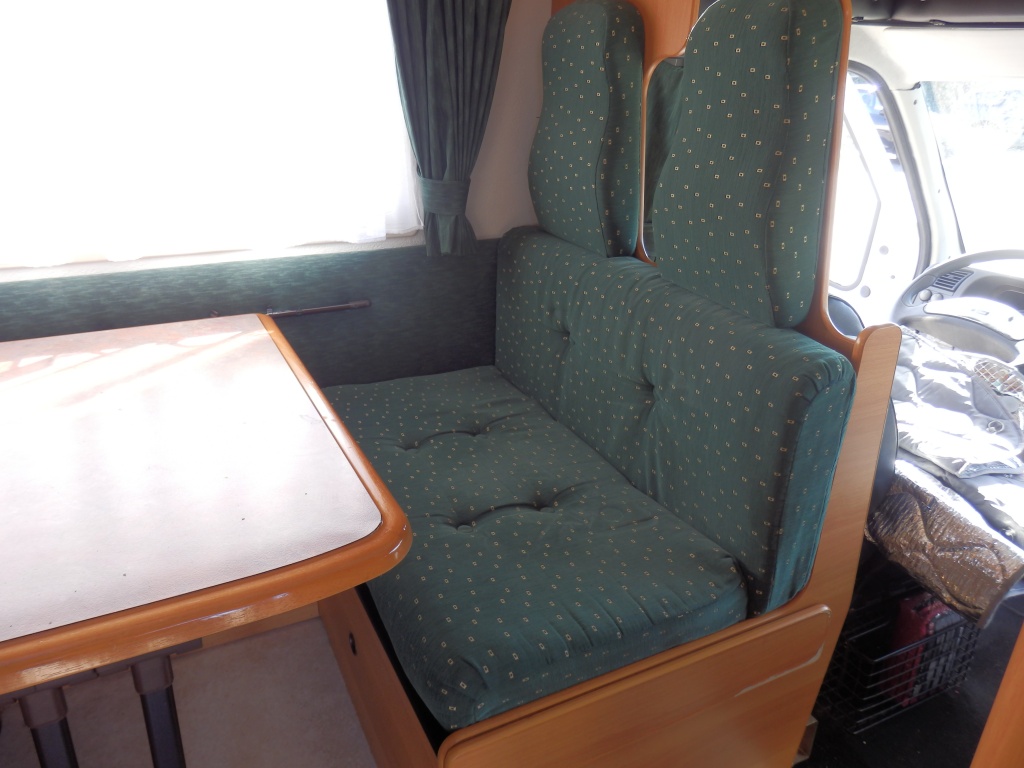 53049070-17.jpg