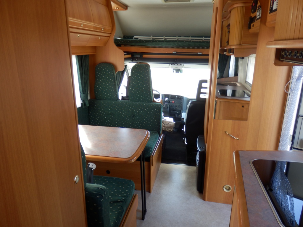 53049070-18.jpg