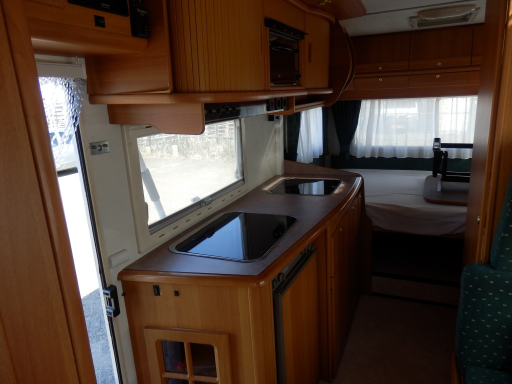53049070-22.jpg