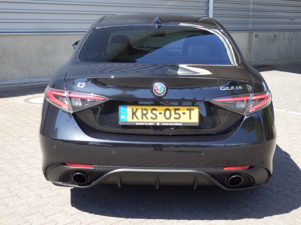 54303512-3.jpg